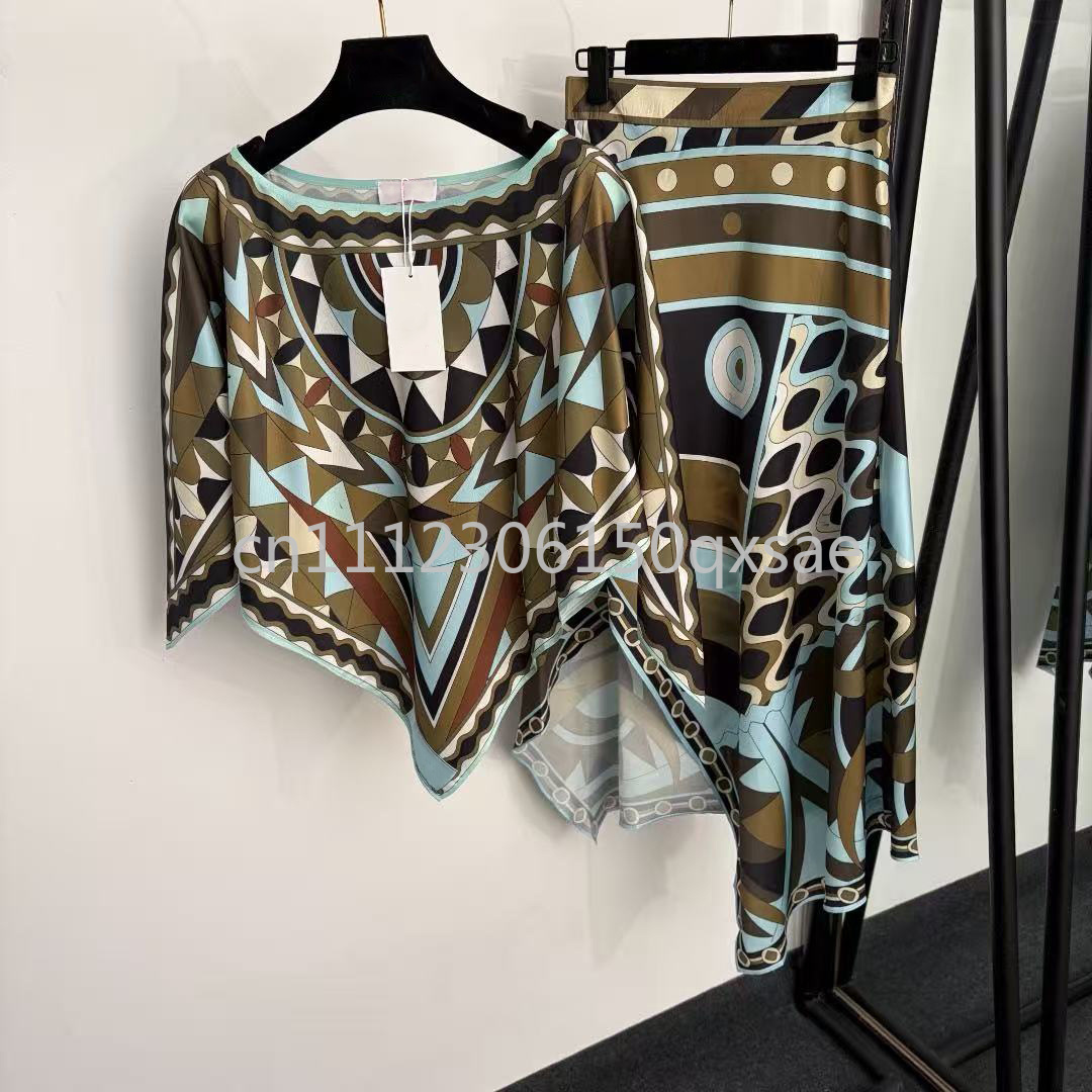 Asymmetric Top Women - Luxuriöses Design Damen Schwarzes Umhangkleid-Set mit