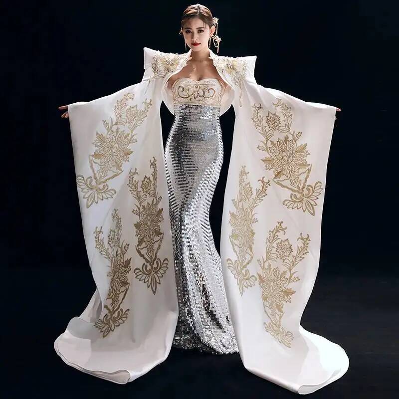Women'S Fashion Show - Formal Das Kleid des Gastgebers ist